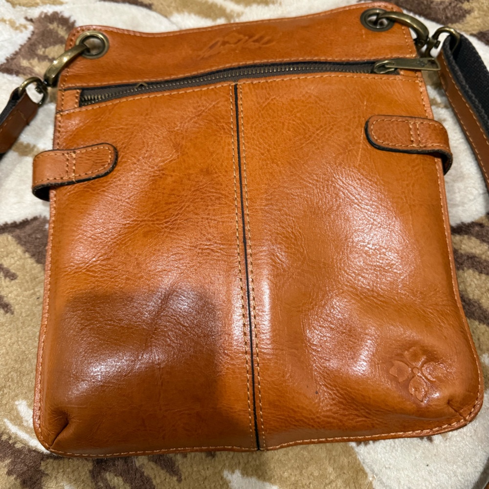 Patricia Nash Francesca full-grain, vegetable-tanned leather crossbody tooled - Picture 3 of 7